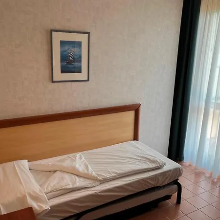 Florida 3* Лимоне-суль-Гарда