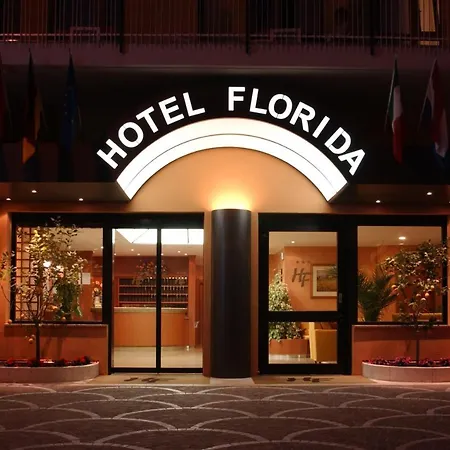 酒店 Florida 3*